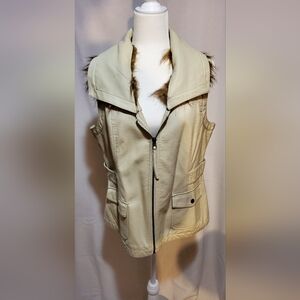 Wear it 3 ways-Leather (faux) Vest w/Detachable & Reversible Faux Fur Collar.